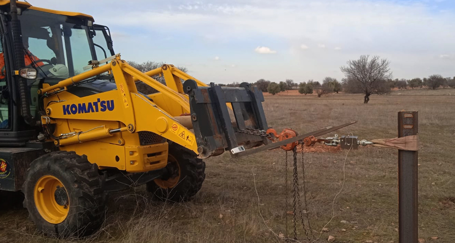 Alquiler Excavadora mixta con pinzas en Ciudad Real y  en Toledo